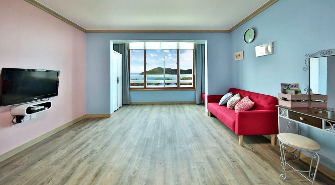Tongyeong Paper Island Pension Exterior photo